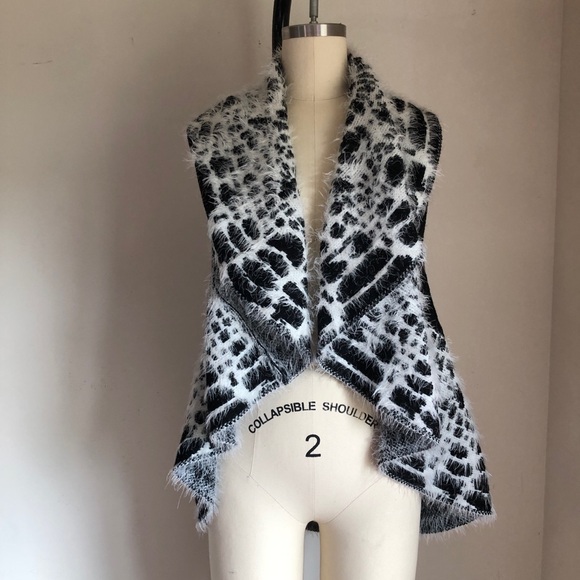 Sioni Sweaters - NWT Liquid Sweater Vest Cardigan Sioni